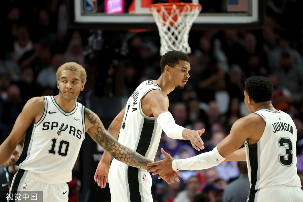 高层官员在 高层官员在